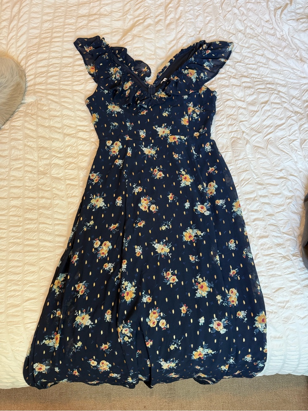 Size Medium Floral Ruffle V-Neck Navy Women's Dress